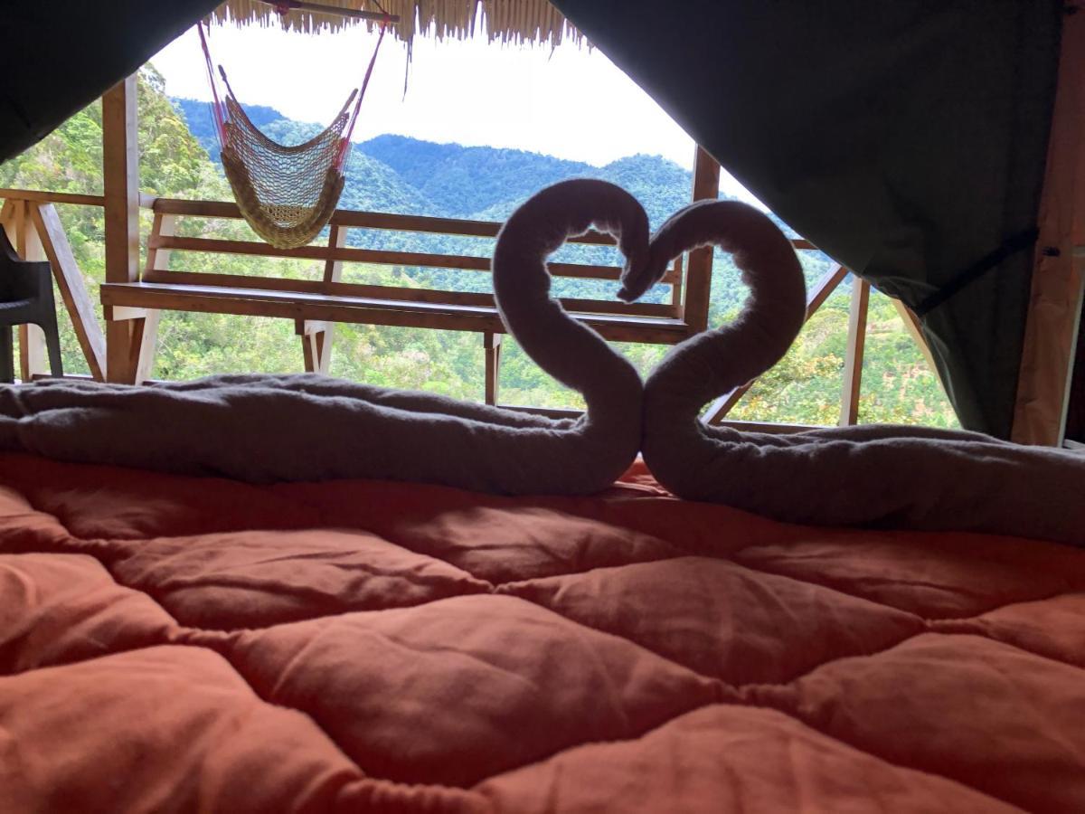 Tami Lodge Providencia Экстерьер фото
