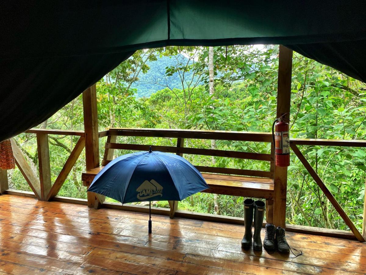 Tami Lodge Providencia Экстерьер фото
