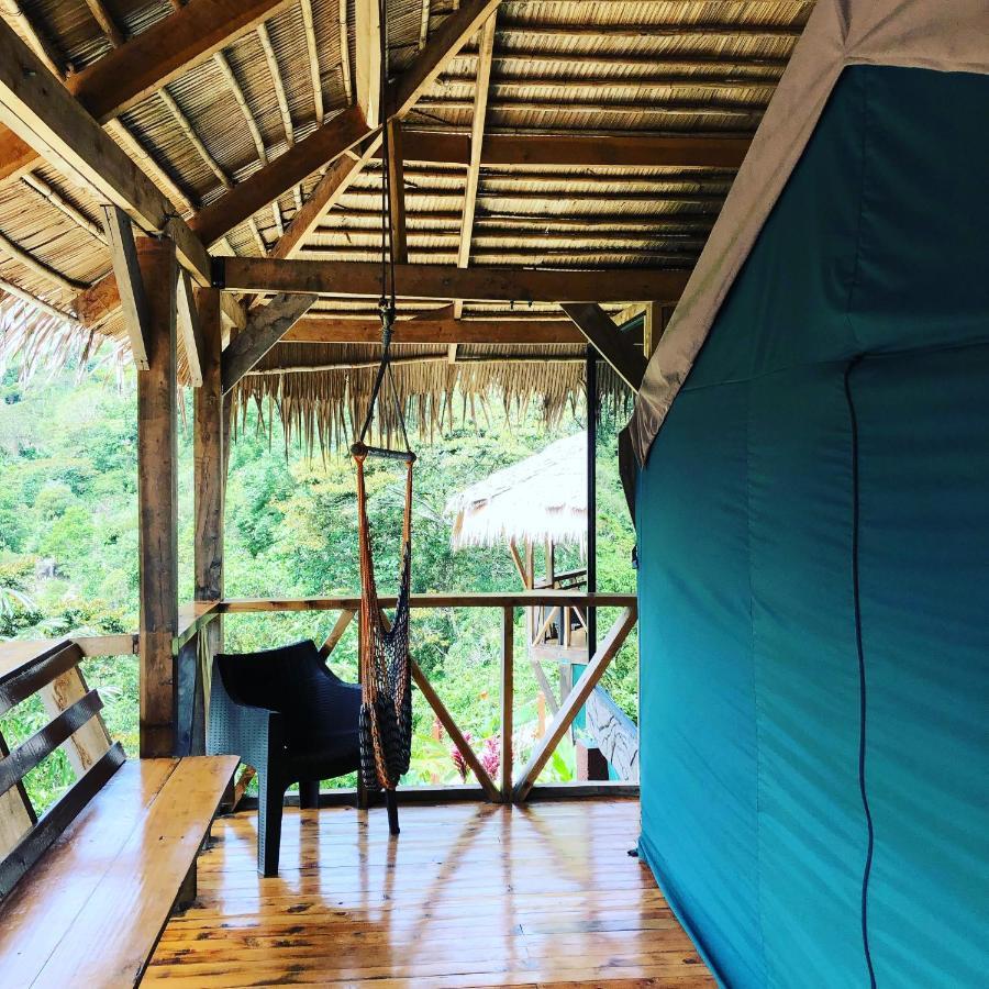 Tami Lodge Providencia Экстерьер фото