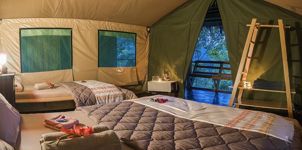 Tami Lodge Providencia Экстерьер фото