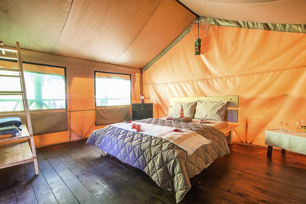 Tami Lodge Providencia Экстерьер фото